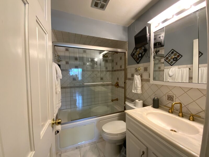 7854 S South Shore Drive Chicago IL 60649