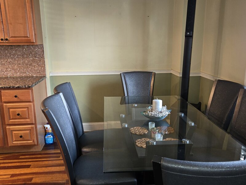 3352 W 84th Street Chicago IL 60652