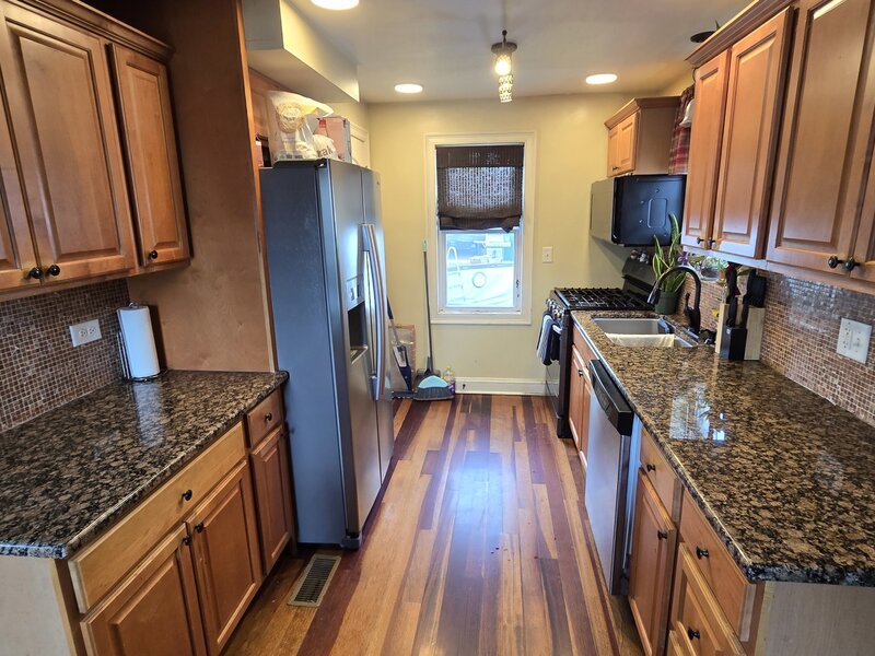 3352 W 84th Street Chicago IL 60652