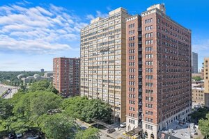 Photo of 5530 S Shore Drive Chicago IL 60637 Unit 5B