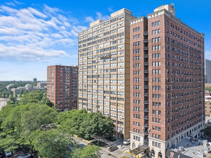 5530 S Shore Drive Chicago IL 60637