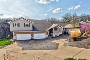 Photo of 2511 Reynolds Manor Drive Ottawa IL 61350 Unit 2511