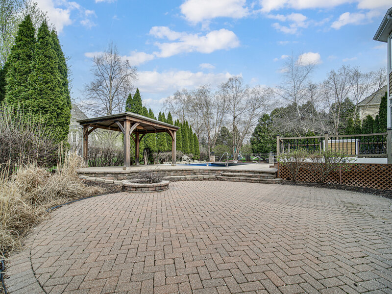 3 Walt Whitman Road St. Charles IL 60175