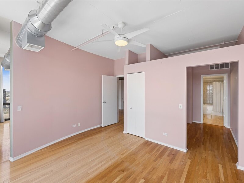 1530 S State Street Chicago IL 60605