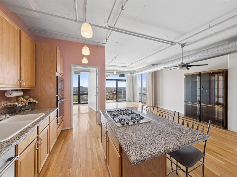 1530 S State Street Chicago IL 60605