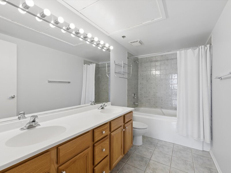 1530 S State Street Chicago IL 60605