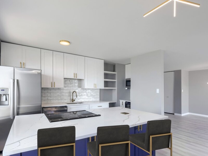 6833 N Kedzie Avenue Chicago IL 60645