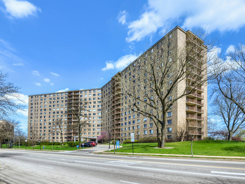 6833 N Kedzie Avenue Chicago IL 60645