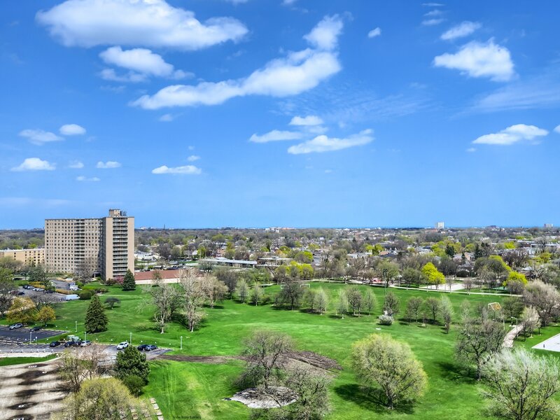 6833 N Kedzie Avenue Chicago IL 60645