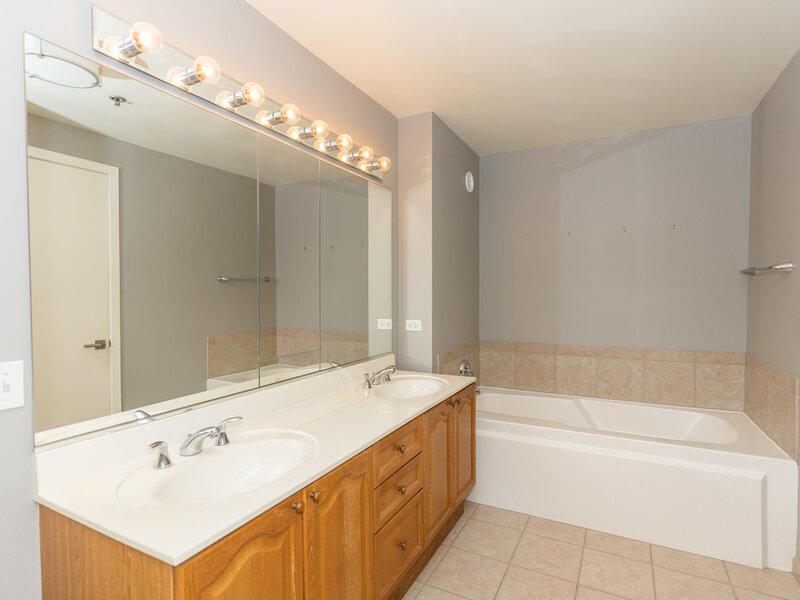 330 W Grand Avenue Chicago IL 60654