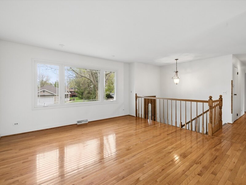 13 Hawthorne Road Lake In The Hills IL 60156