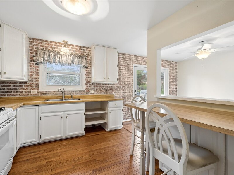 13 Hawthorne Road Lake In The Hills IL 60156
