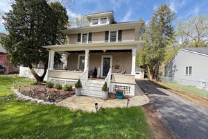 Photo of 211 N Batavia Avenue Batavia IL 60510