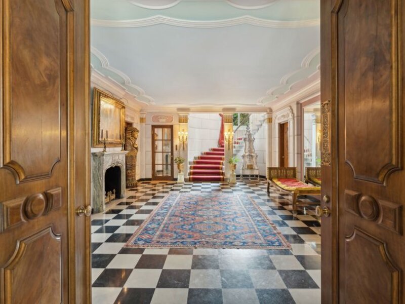 1355 N Astor Street Chicago IL 60610