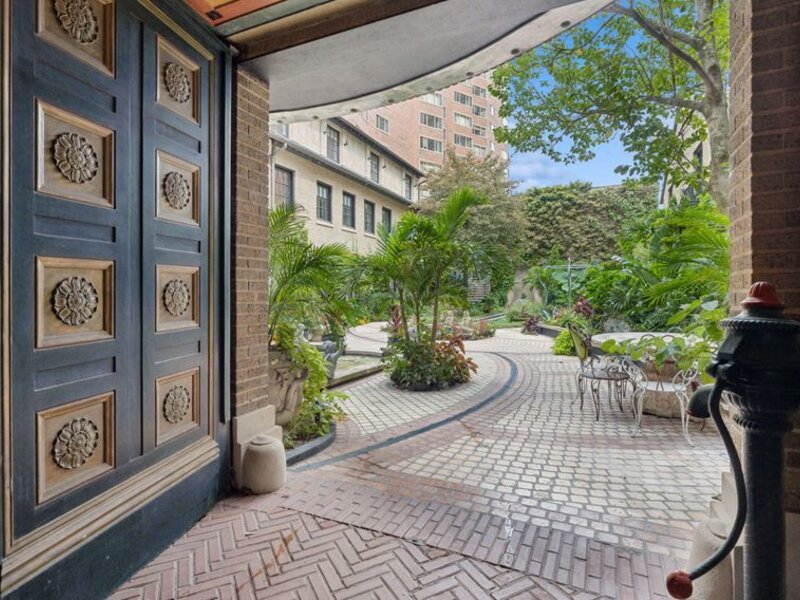 1355 N Astor Street Chicago IL 60610