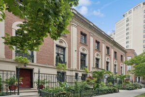 Photo of 1355 N Astor Street Chicago IL 60610