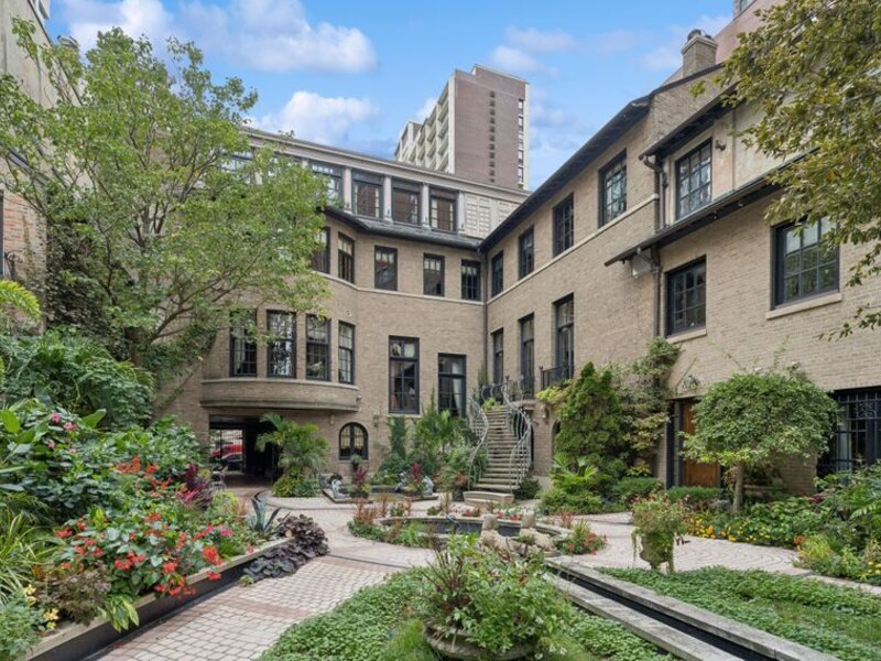 1355 N Astor Street Chicago IL 60610