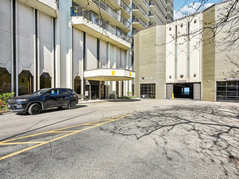 6007 N Sheridan Road Chicago IL 60660