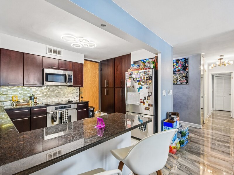 6007 N Sheridan Road Chicago IL 60660