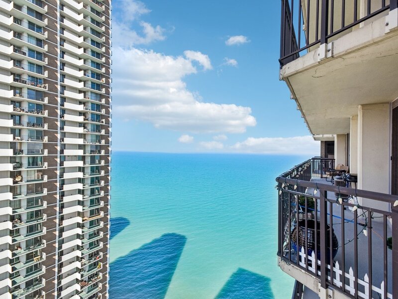 6007 N Sheridan Road Chicago IL 60660