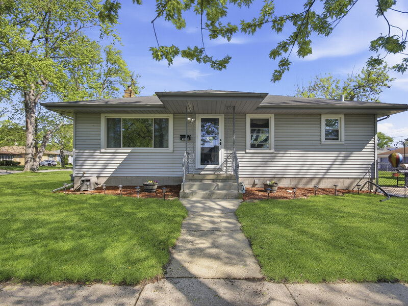 18655 Sherman Street Lansing IL 60438