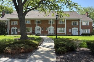 Photo of 23 N Tower Road Oak Brook IL 60523