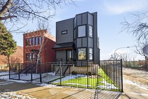 Photo of 2457 W Byron Street Chicago IL 60618