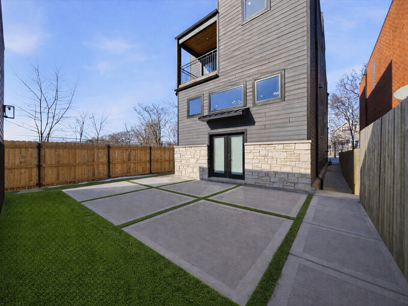 2457 W Byron Street Chicago IL 60618