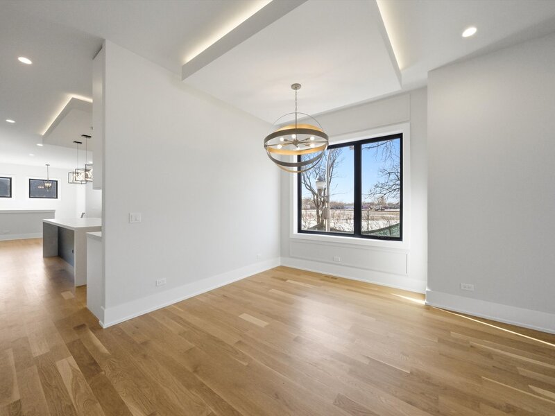2457 W Byron Street Chicago IL 60618