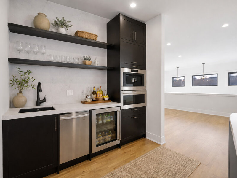 2457 W Byron Street Chicago IL 60618