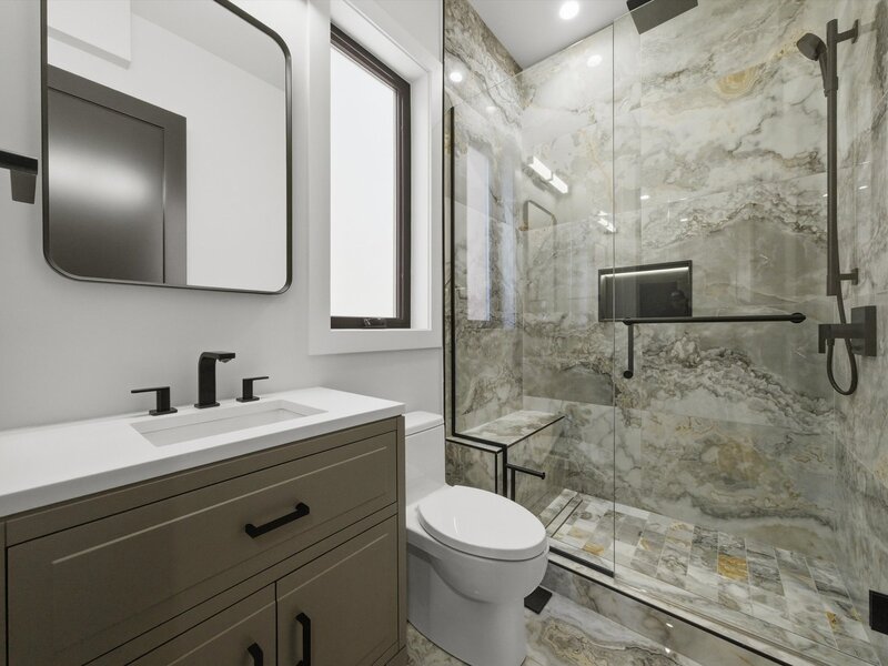 2457 W Byron Street Chicago IL 60618
