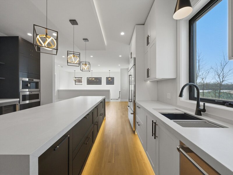 2457 W Byron Street Chicago IL 60618