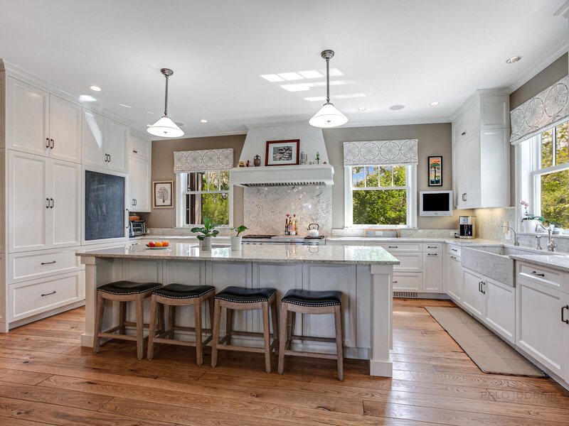499 W Old Mill Road Lake Forest IL 60045