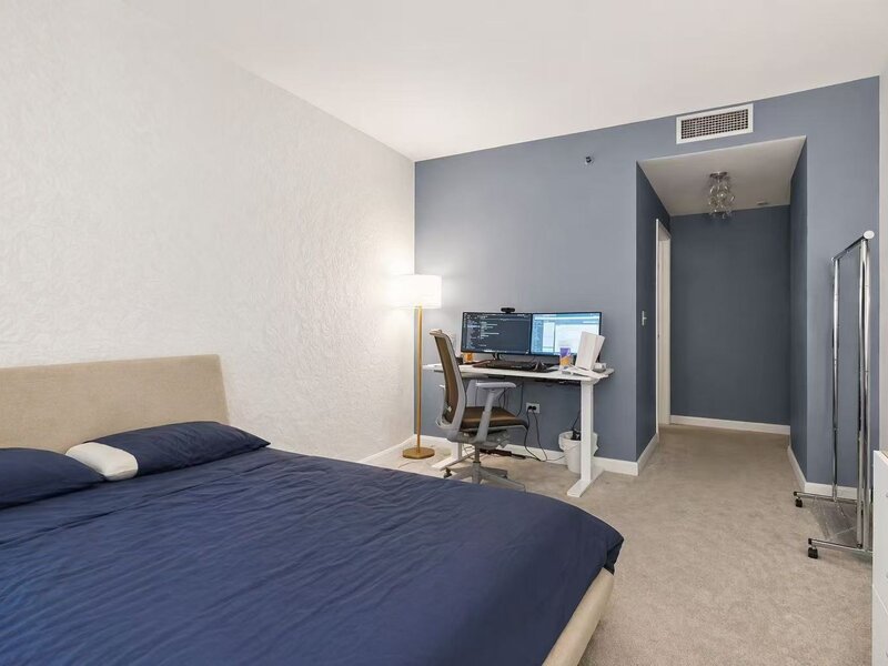 130 N Garland Court Chicago IL 60603