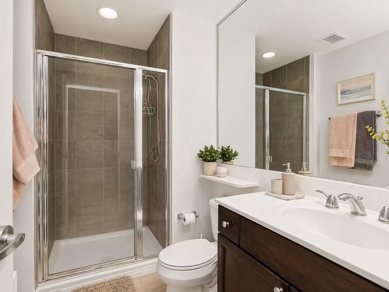 130 N Garland Court Chicago IL 60603