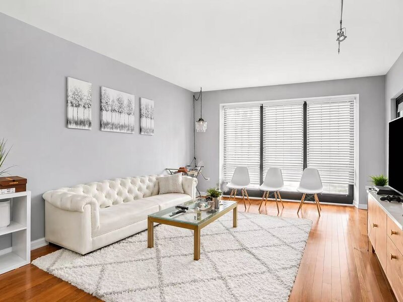 130 N Garland Court Chicago IL 60603