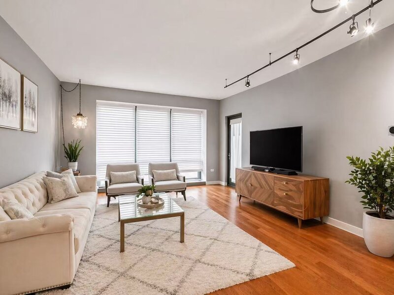 130 N Garland Court Chicago IL 60603
