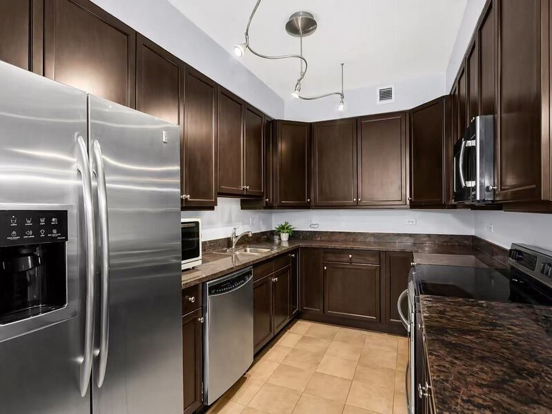 130 N Garland Court Chicago IL 60603