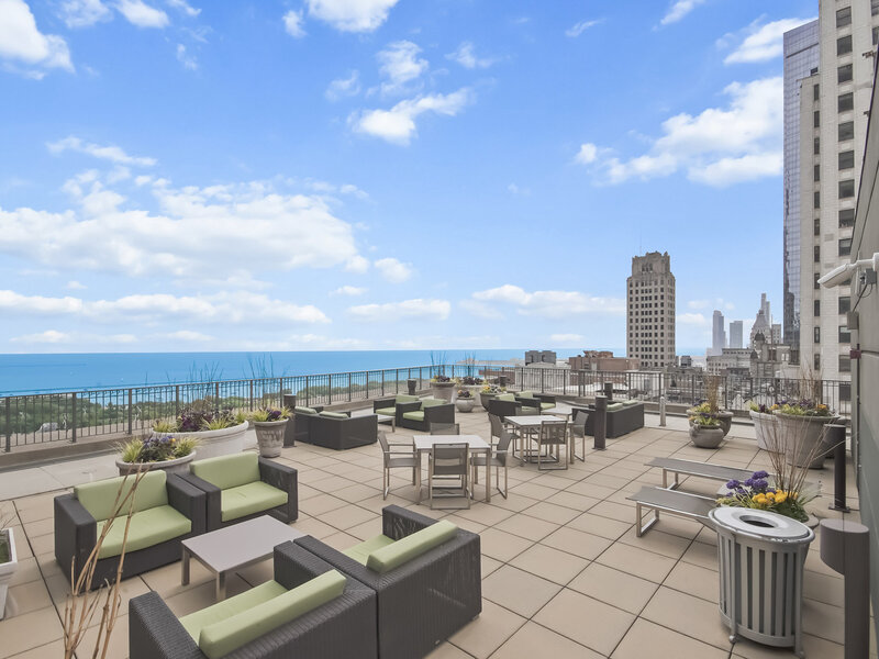 130 N Garland Court Chicago IL 60603