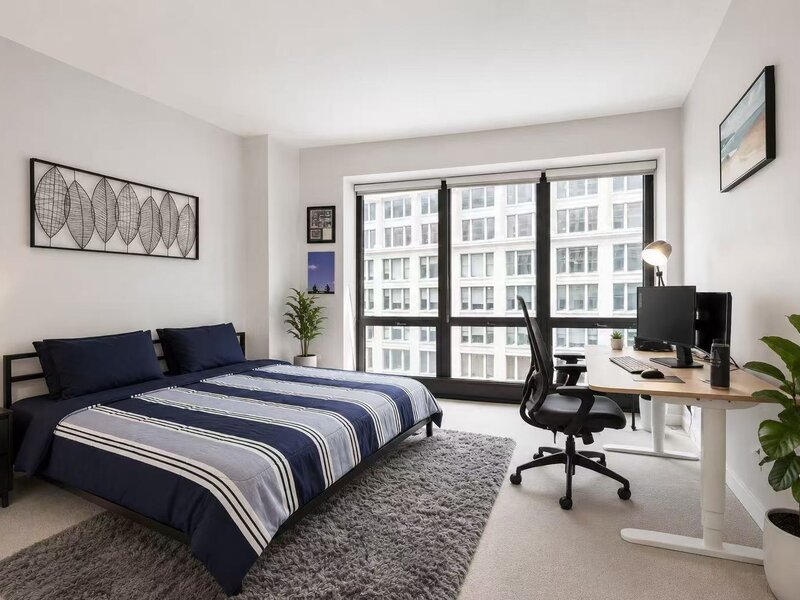 130 N Garland Court Chicago IL 60603
