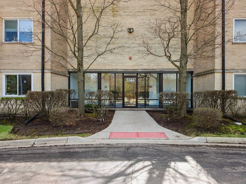 2515 E Olive Street Arlington Heights IL 60004