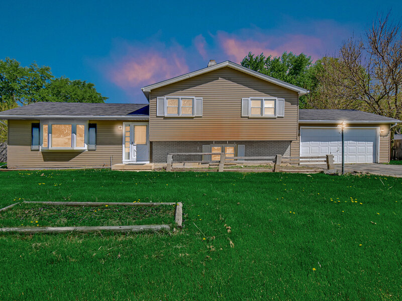 28 Leverenz Road Naperville IL 60564