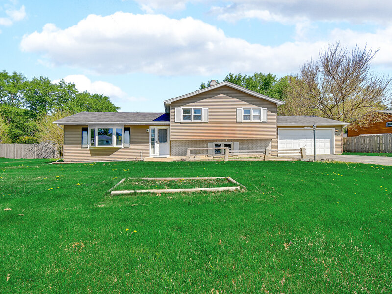 28 Leverenz Road Naperville IL 60564