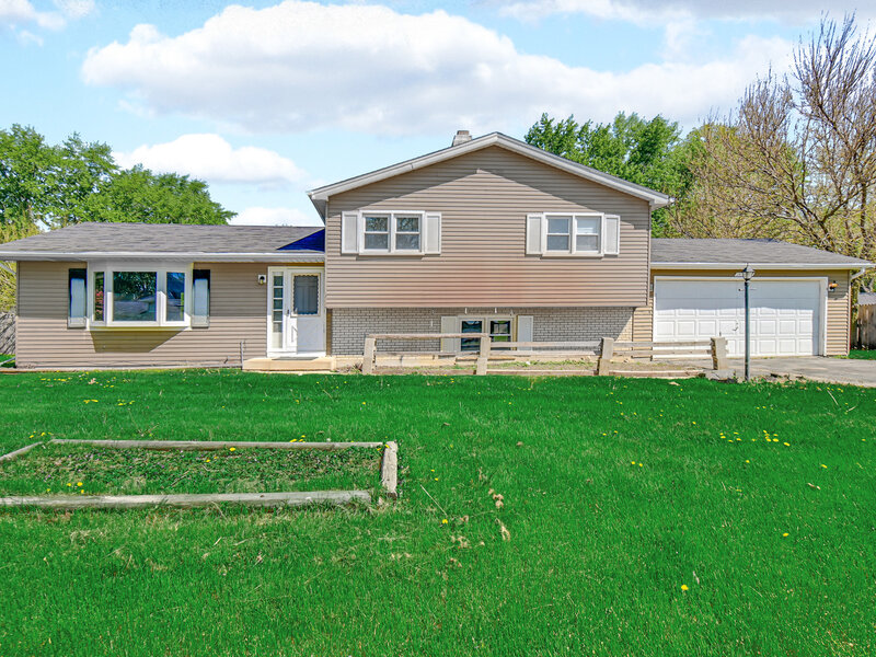 28 Leverenz Road Naperville IL 60564