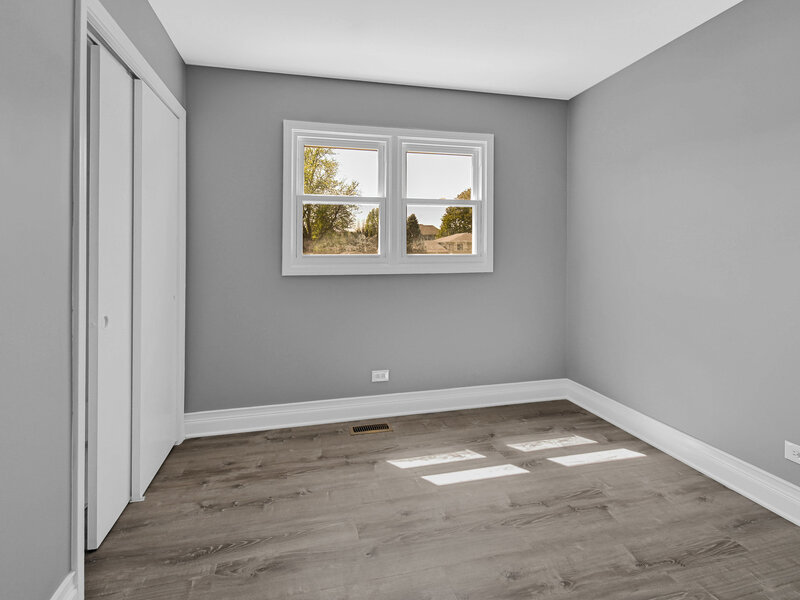 28 Leverenz Road Naperville IL 60564