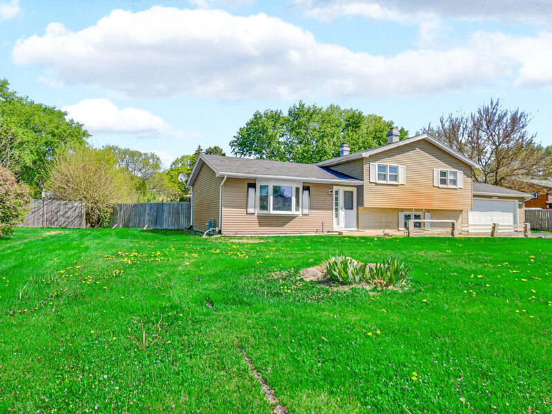 28 Leverenz Road Naperville IL 60564