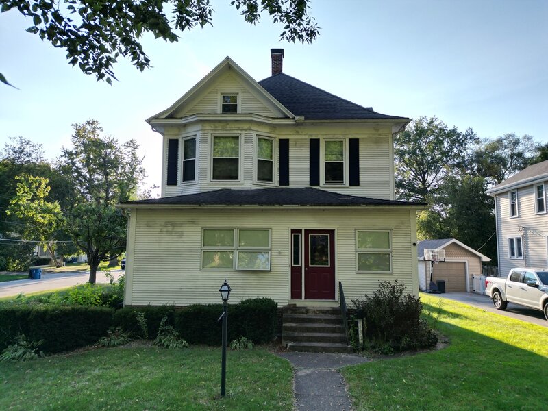 533 S 4th Street Watseka IL 60970
