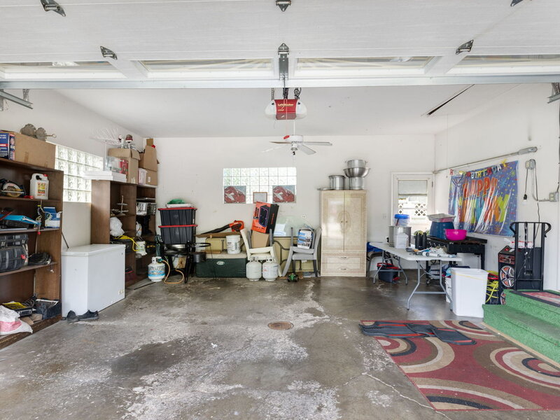 971 Demmond Street Elgin IL 60123