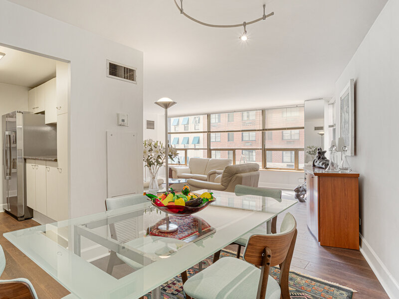 110 E Delaware Place Chicago IL 60611