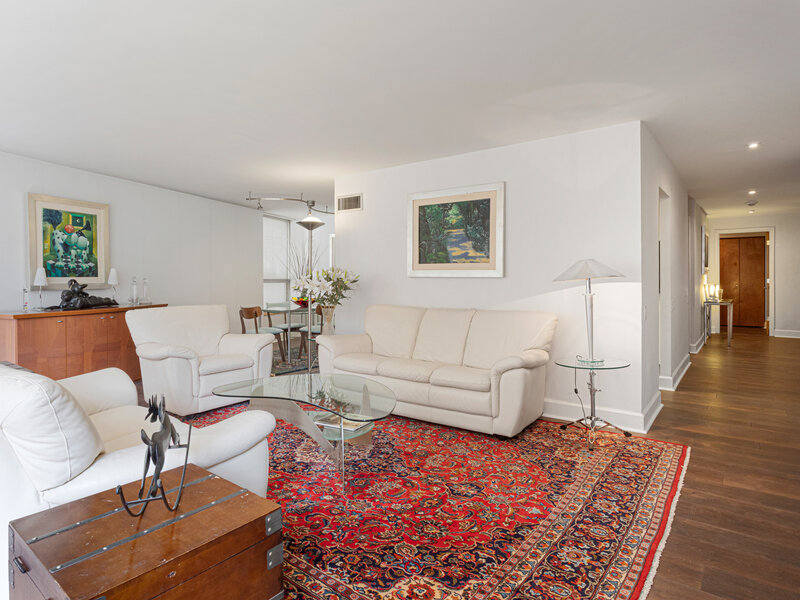 110 E Delaware Place Chicago IL 60611